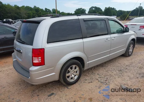 2008 Chrysler Town & Country Touring z USA, uszkodzony, nr VIN 2A8HR54P18R691384